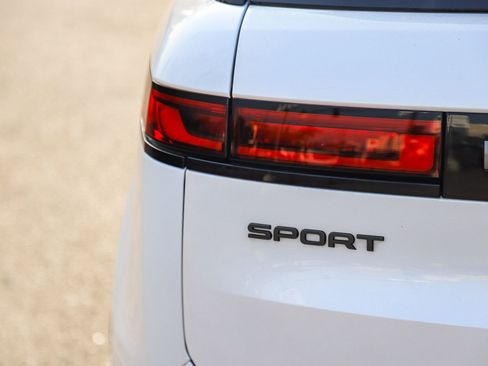 Used 2024 Land Rover Range Rover Sport SE image 7