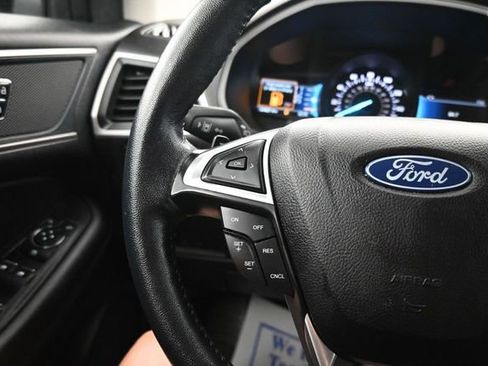Used 2022 Ford Edge SEL w/ Convenience Package AWD/4WD image 16