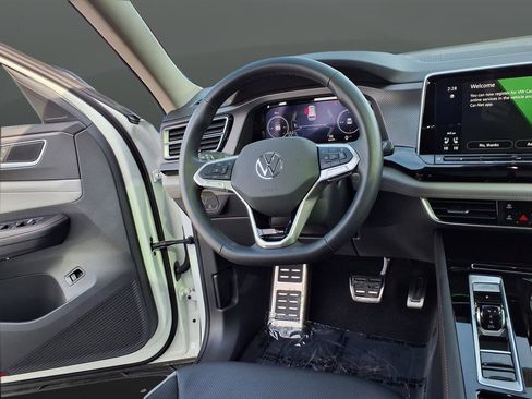 Used 2024 Volkswagen Atlas Peak Edition SE image 26