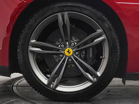 Used 2018 Ferrari GTC4Lusso image 29