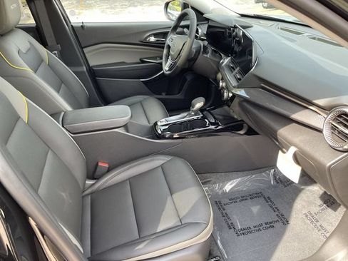 New 2026 Chevrolet Trax ACTIV w/ Sunroof Package FWD image 17