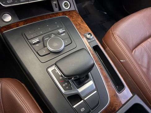 Used 2018 Audi Q5 2.0T Premium image 23