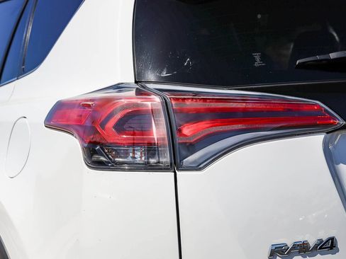 Used 2016 Toyota RAV4 SE FWD image 7