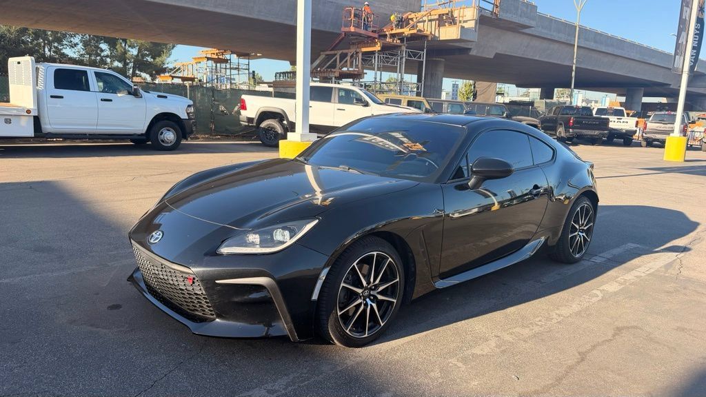 Used 2022 Toyota GR86 Premium w/ ALL Weather Mat Package (TMS) RWD image 2
