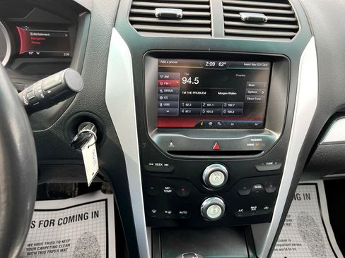 Used 2015 Ford Explorer XLT w/ Equipment Group 202A image 13