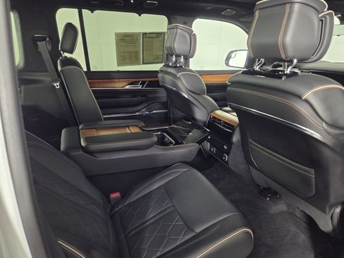 Certified 2024 Jeep Grand Wagoneer L Series III image 31