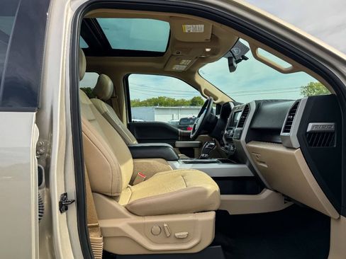 Used 2017 Ford F150 Lariat AWD/4WD image 14