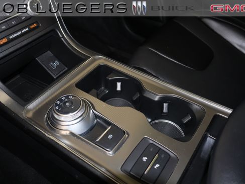 Used 2022 Ford Edge Titanium image 25