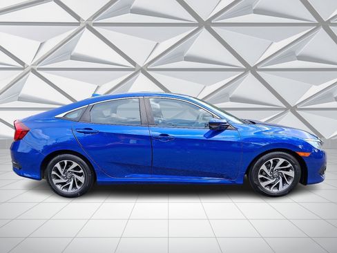 Certified 2018 Honda Civic EX image 12