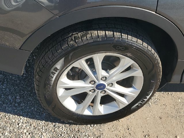 Used 2017 Ford Escape SE w/ Equipment Group 201A AWD/4WD image 5