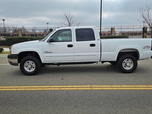 Used 2004 Chevrolet Silverado 2500 LT w/ Skid Plate Package image 8