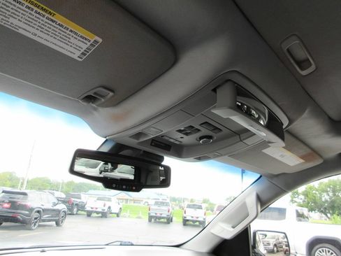 Used 2018 GMC Yukon SLT AWD/4WD image 34