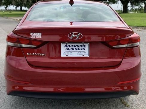 Used 2017 Hyundai Elantra SE image 7