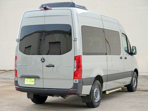 Used 2022 Mercedes-Benz Sprinter 2500 image 45