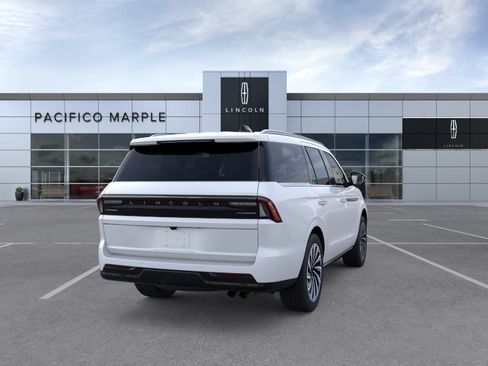 New 2026 Lincoln Navigator Black Label AWD/4WD image 8