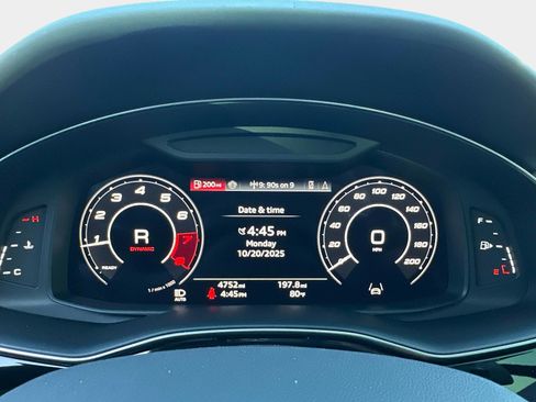 Used 2024 Audi RS Q8 image 30