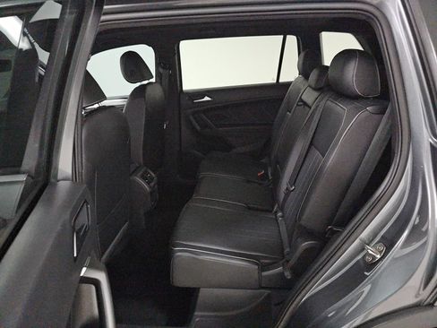 Used 2022 Volkswagen Tiguan SE R-Line FWD image 4