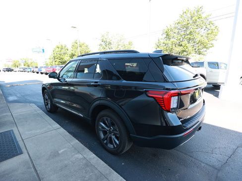 Certified 2025 Ford Explorer Active w/ Active Comfort Package AWD/4WD image 5