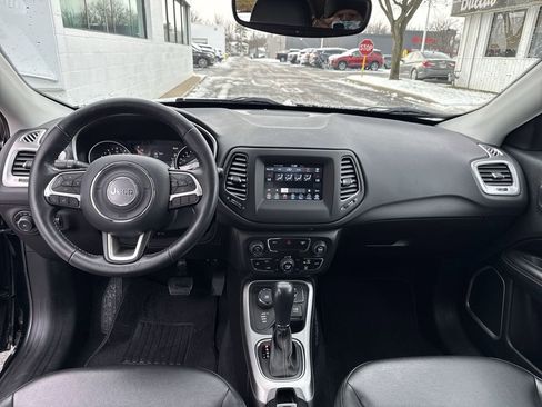 Used 2018 Jeep Compass Latitude w/ Popular Equipment Group image 19