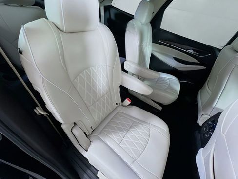 Used 2022 Buick Enclave Avenir image 29