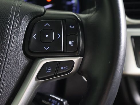 Used 2019 Toyota Highlander SE AWD/4WD image 44