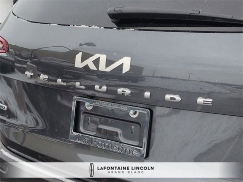 Used 2022 Kia Telluride SX w/ SX Prestige Package image 10