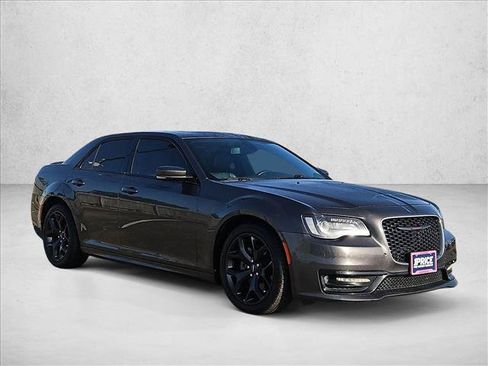 Used 2021 Chrysler 300 S w/ S Model Appearance Package RWD image 3