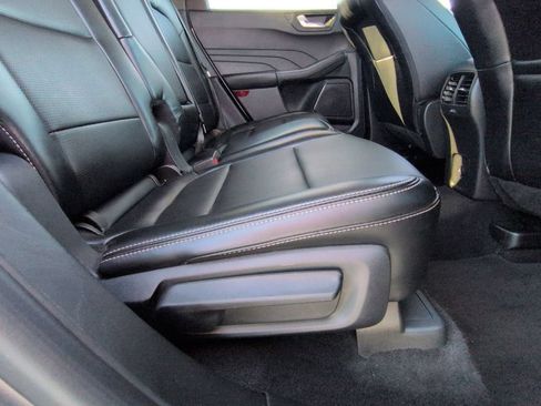 Used 2024 Ford Escape Platinum AWD/4WD image 24