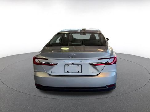 Used 2025 Toyota Camry LE image 16