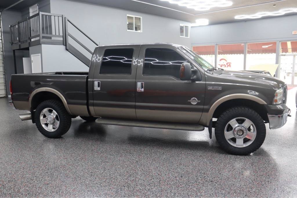 Used 2005 Ford F250 XL AWD/4WD image 5