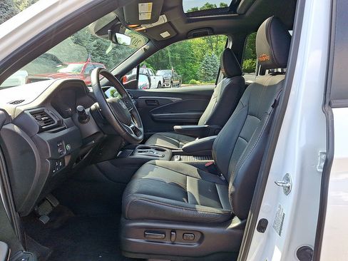 Used 2022 Honda Passport TrailSport image 3