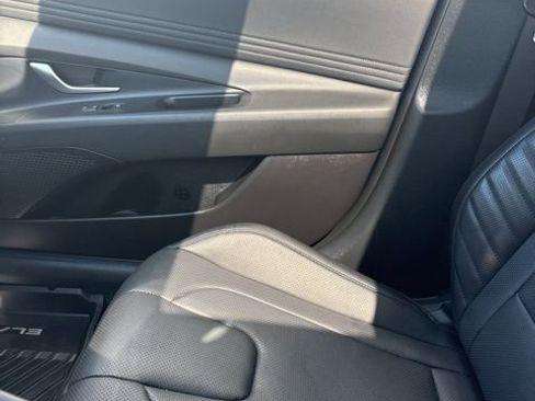 Used 2023 Hyundai Elantra Limited FWD image 27