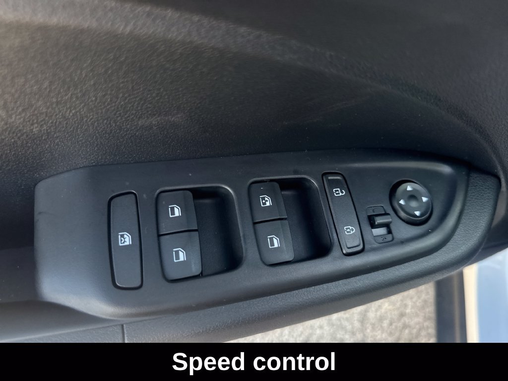 Used 2026 Hyundai Venue SEL FWD image 12