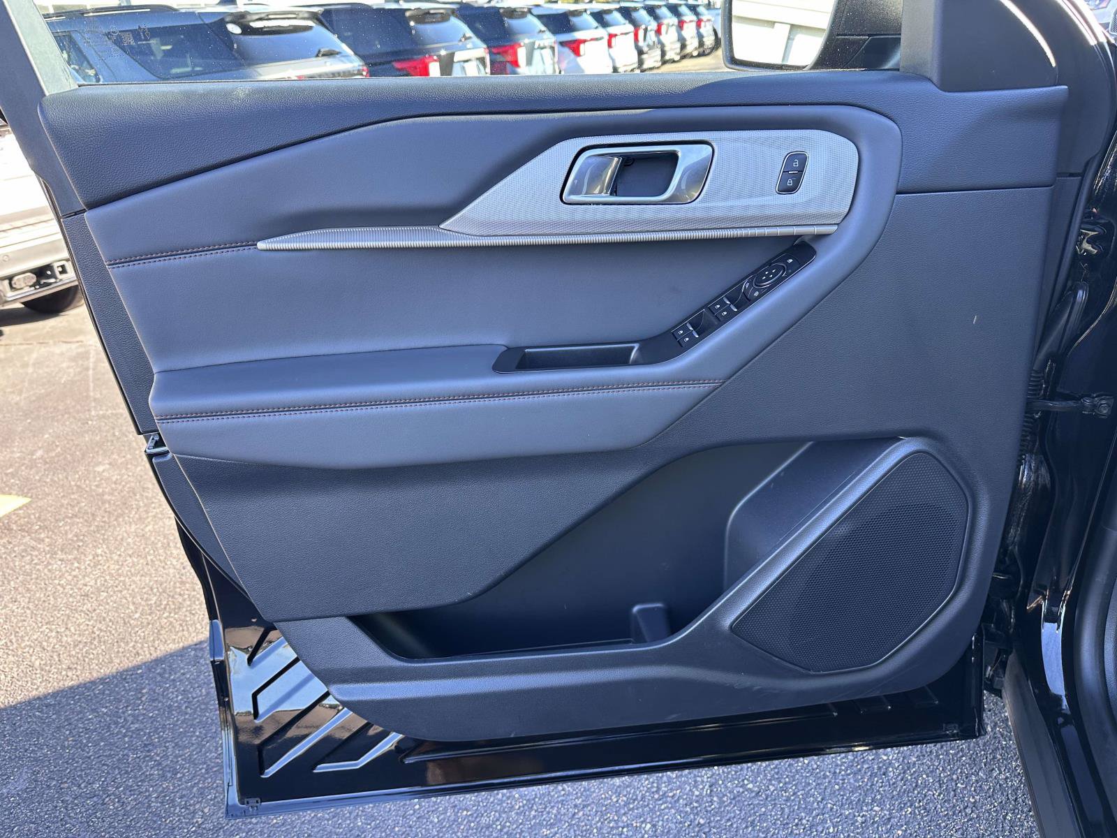 Used 2026 Ford Explorer Active AWD/4WD image 9