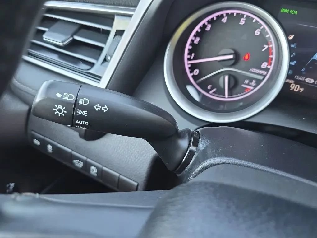 Used 2021 Toyota Camry XLE FWD image 19