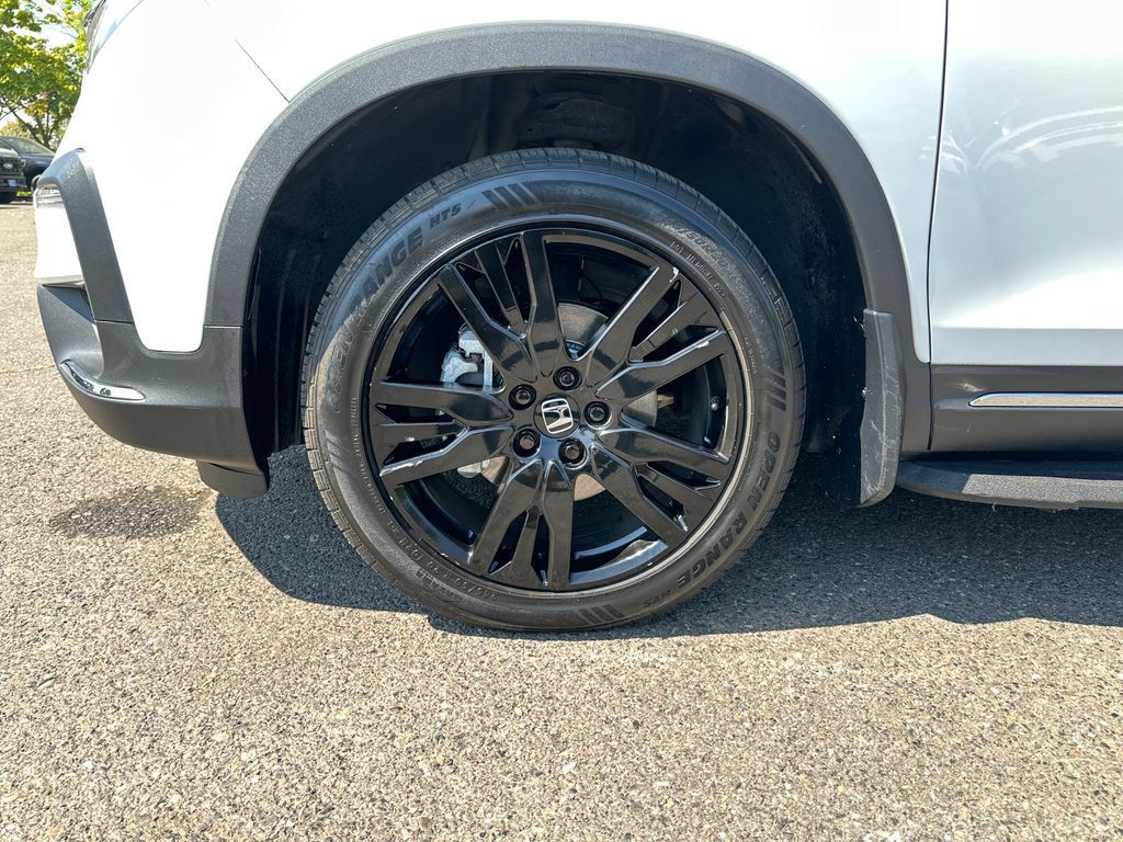 Used 2022 Honda Pilot Touring image 11