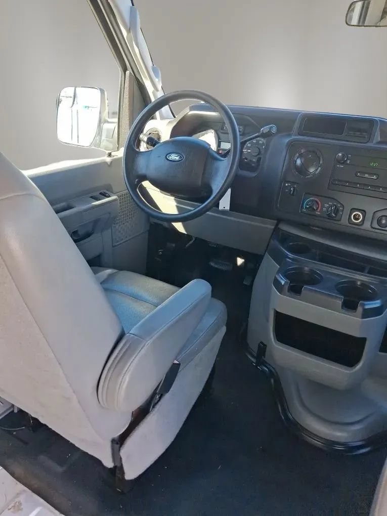 Used 2011 Ford E-250 and Econoline 250 Extended w/ PWR Group RWD image 30