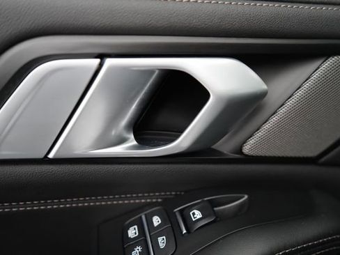 Used 2026 BMW X7 M60i image 86