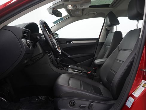 Used 2020 Volkswagen Passat 2.0T SE w/ Sunroof Package FWD image 20