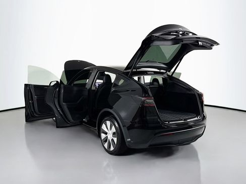 Used 2023 Tesla Model Y Long Range AWD/4WD image 34