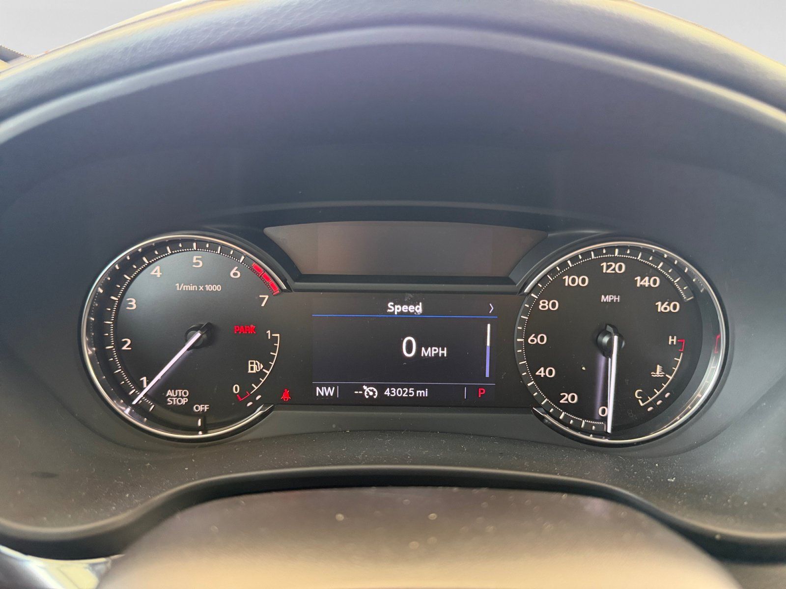 Used 2023 Cadillac XT4 Luxury w/ Cold Weather Package FWD image 14