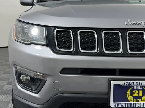 Used 2018 Jeep Compass Latitude w/ Popular Equipment Group AWD/4WD image 4