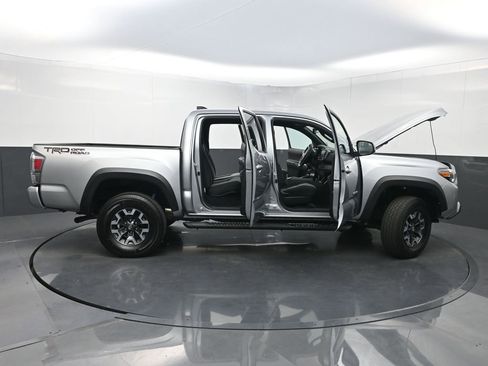 Used 2022 Toyota Tacoma TRD Off-Road w/ Technology Package image 35