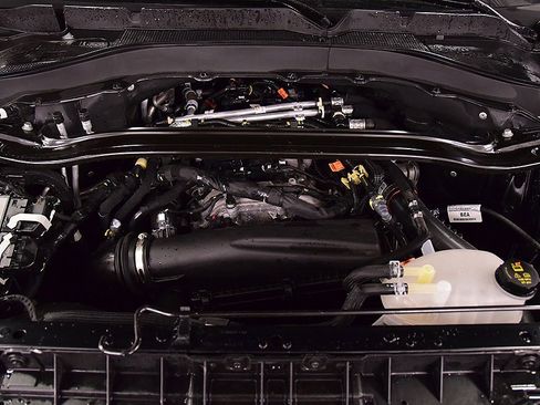 Used 2025 Ford Explorer ST-Line image 36