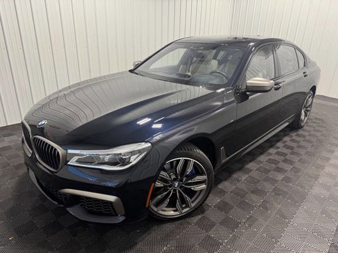 Used 2019 BMW M760i xDrive w/ Luxury Rear Seating Package image 90