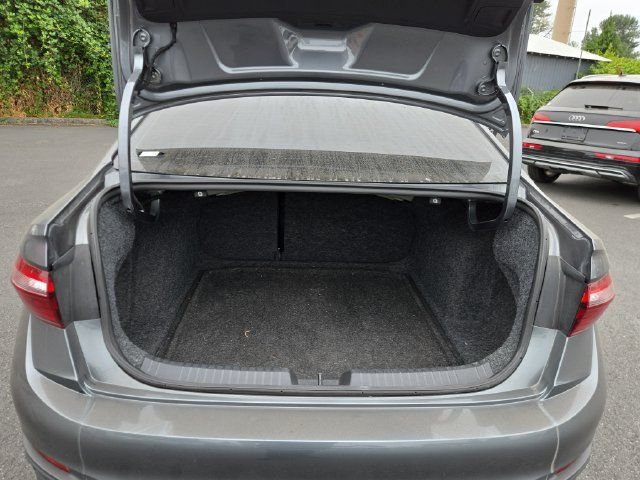 Certified 2023 Volkswagen Jetta SE FWD image 11