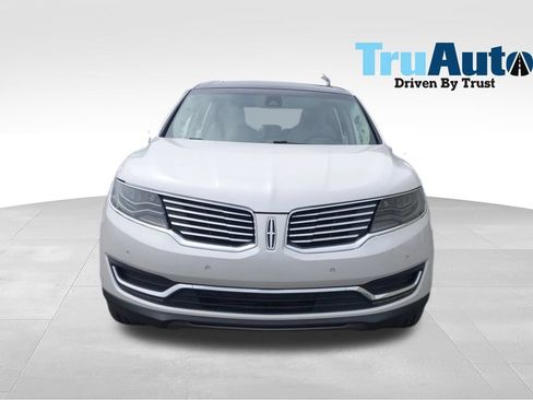 Used 2016 Lincoln MKX Reserve w/ Luxury Package FWD image 9