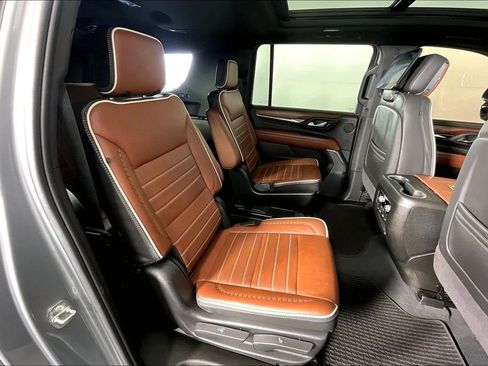 Used 2024 GMC Yukon XL Denali Ultimate image 39