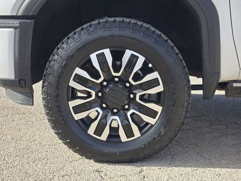 Used 2025 GMC Sierra 2500 Denali Ultimate image 13