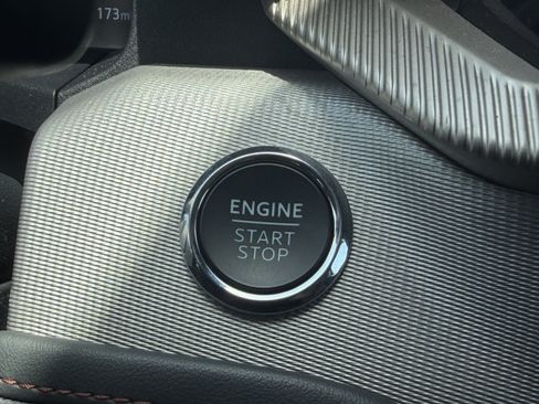 Used 2025 Ford Explorer Active RWD image 30